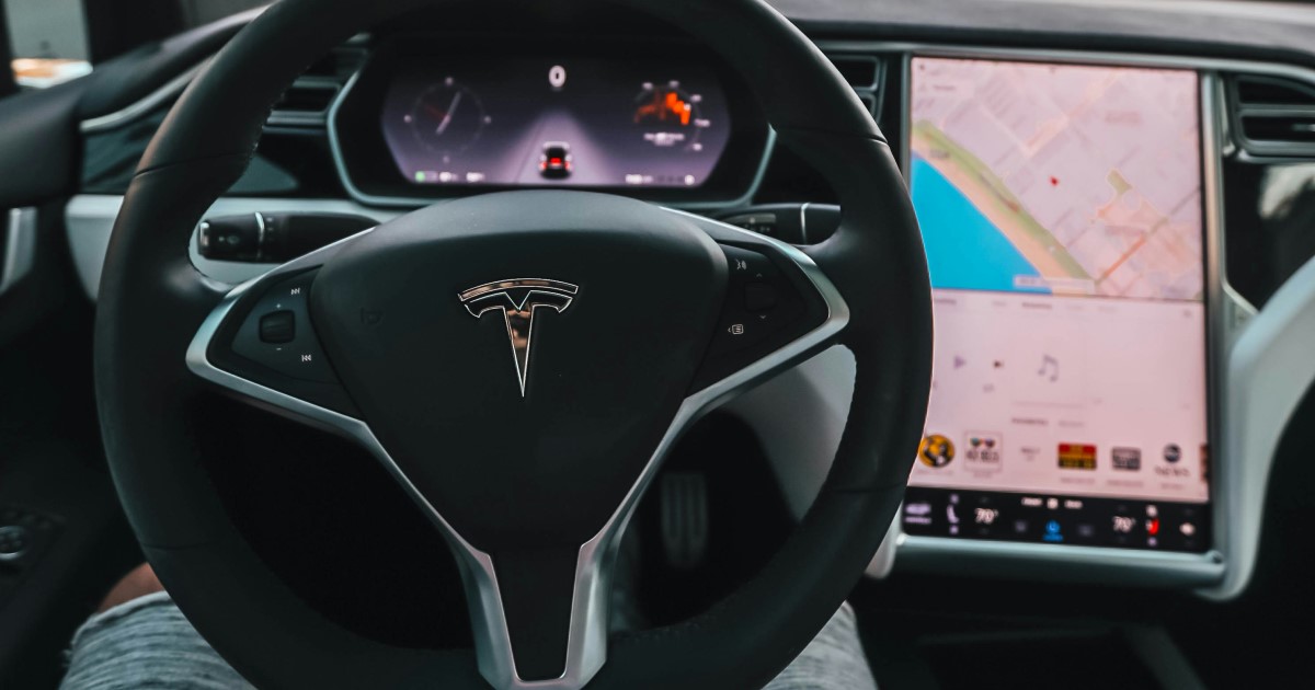 自動運転の車を市街地で見かけて、徐々に未来が来ていることを実感