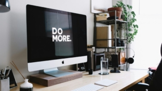 2025年を振り返ってみると、いくつかの主要な出来事がありました