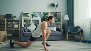 ランニングによって運動習慣ができてきたものの、それだけでは片手落ちになっている…？