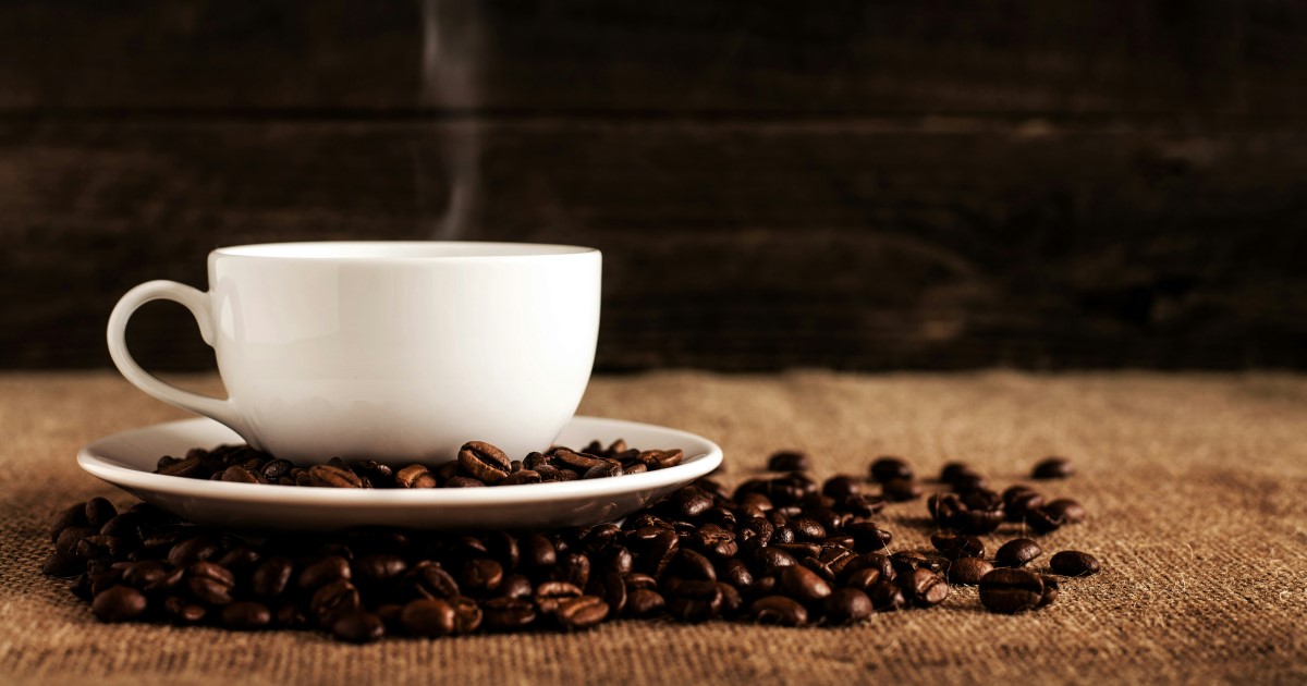 コーヒーを毎日飲むと病気のリスクが下がるという話の根本はどこにあるか