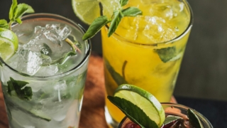 真夏日や猛暑日がやってくるこの時期、私は頑張って水やジュースを飲むのです